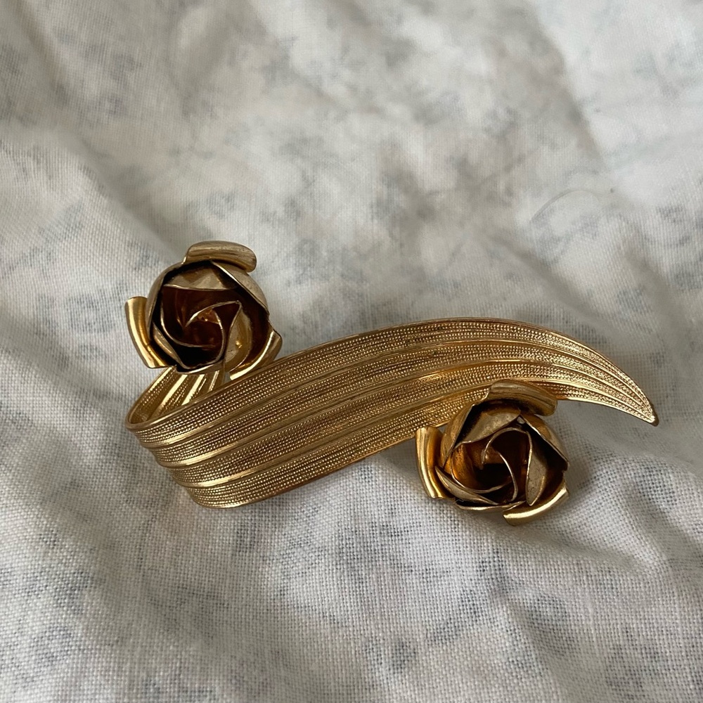 Vintage Gold Double Rose Brooch